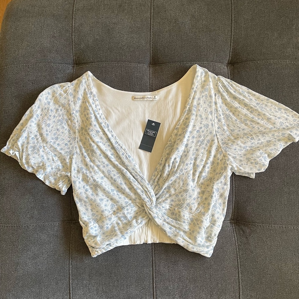 NWT Abercrombie and Fitch Flutter Sleeve Crop Top